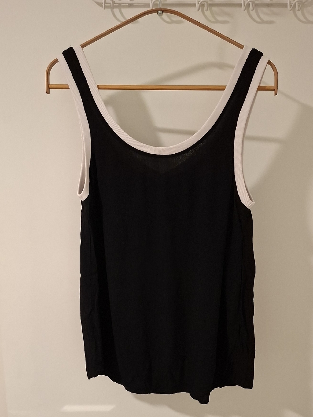 Bardot Black & White Viscose 90's Inspired Scoop-neck Tank (Size US 4/XS)